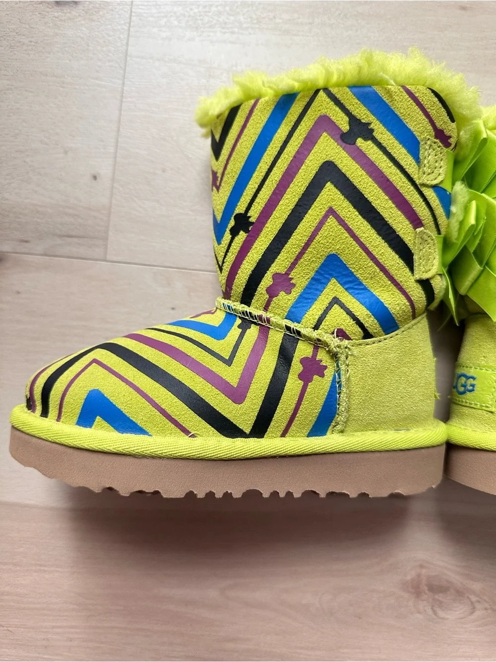 UGG Australia Toddler Bailey Bow II Galactic Print Boots Size 9
